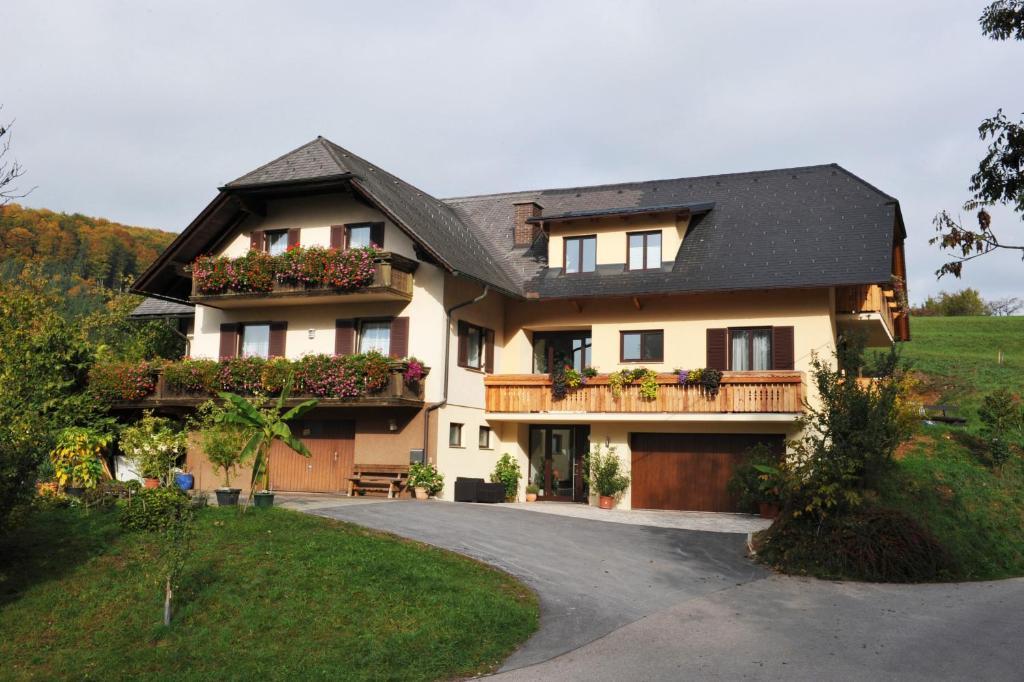Gasthaus - Gaestehaus Schusterbauer Rein Exterior foto